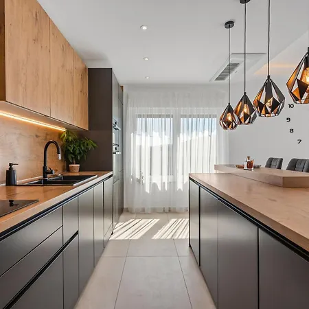 Summer Side Vila Marina