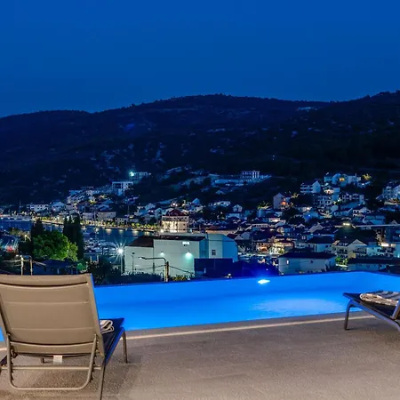 Summer Side Villa