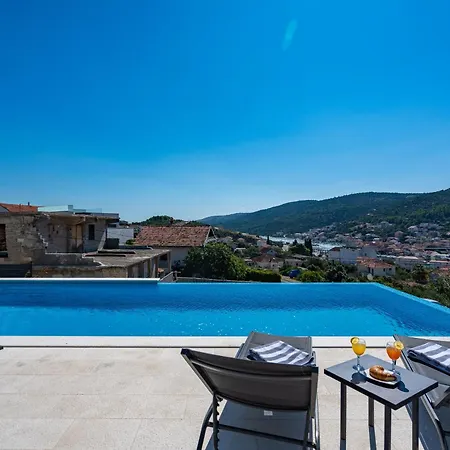 Summer Side Villa