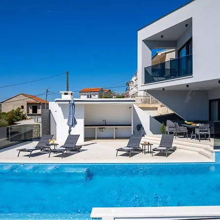 Vila Summer Side Marina