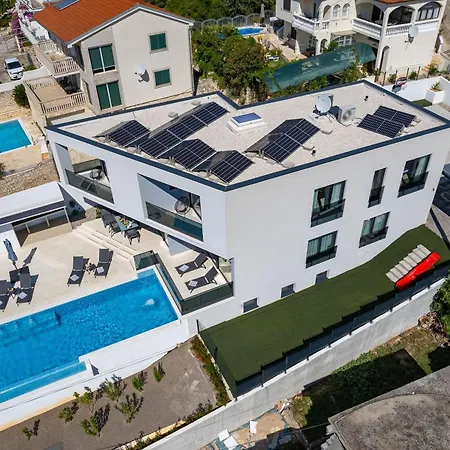 Summer Side * Marina