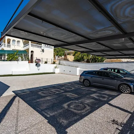 Summer Side Vila Marina