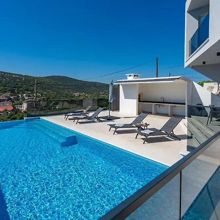 Villa Summer Side Marina